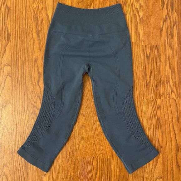 Lululemon Flow & Go Crop Leggings Astro Blue Size 4 - Picture 1 of 3